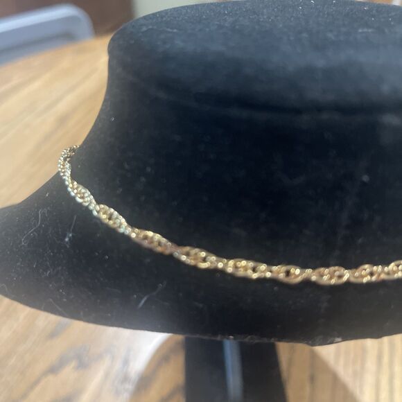 Vintage CAMEO Avon Lady Long NECKLACE 24 Inch Chain Goldtone Rust Spots In Chain - Picture 3 of 4